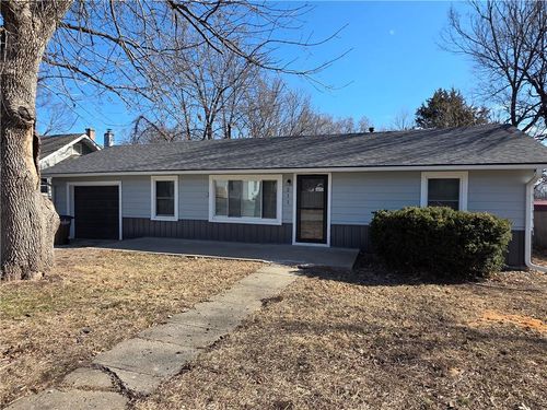 211 S Franklin St, RAYMORE, MO, 64083-9714 | Card Image