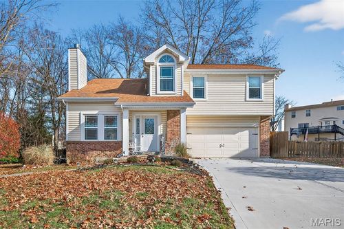2 Walnut Creek Ct, Saint Charles, MO, 63304-4564 | Card Image