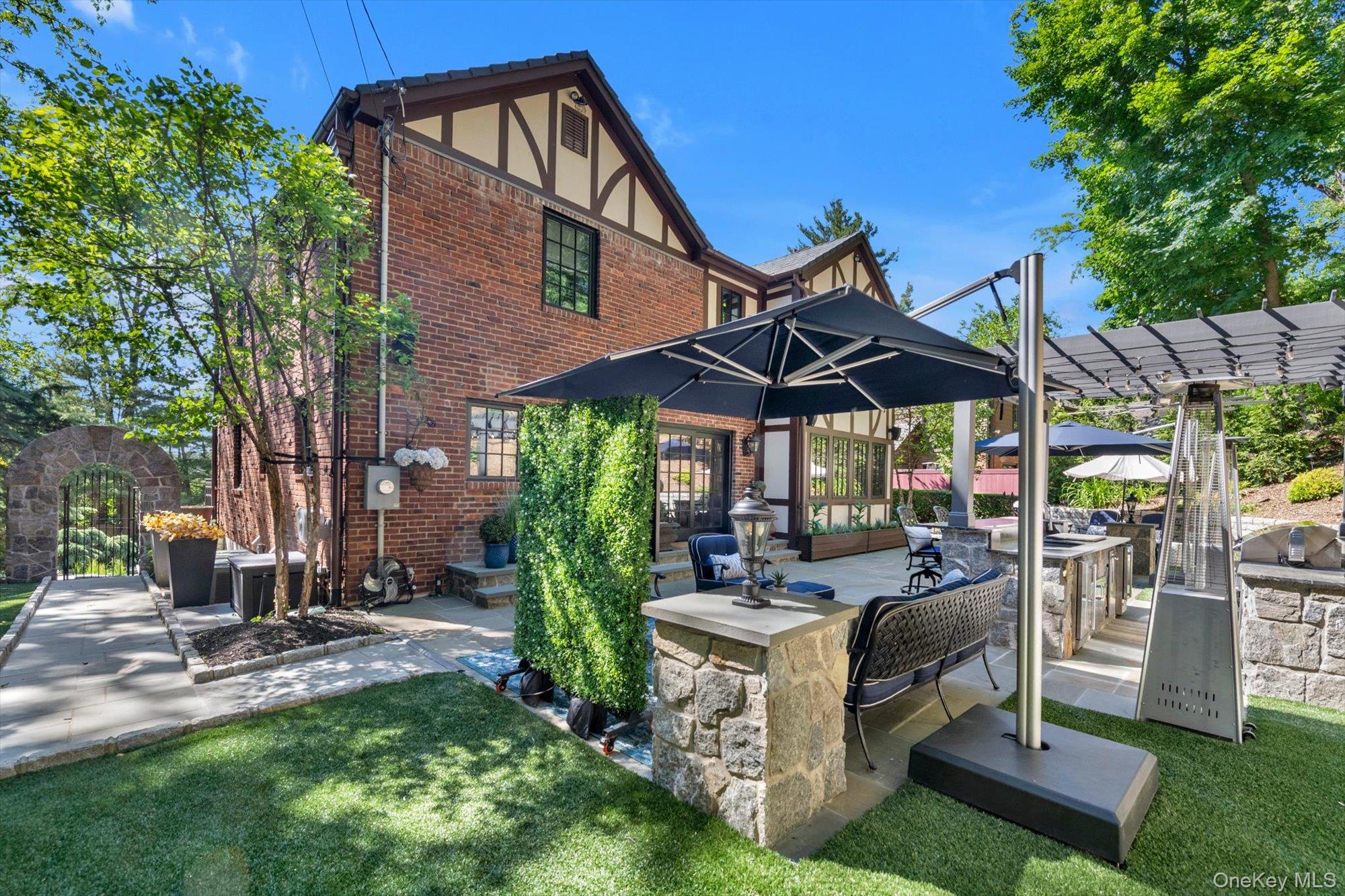 Residential in North Hempstead 3