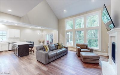 8074 Canyon Ridge, House other with 3 bedrooms, 2 bathrooms and null parking in Chagrin Falls OH | Image 2