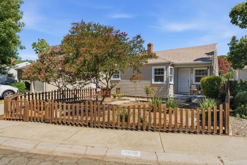 5433 8th Ave, Sacramento, CA, 95820 | Card Image