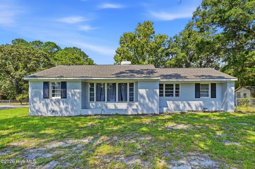 308 Holmes St, Shallotte, NC, 28470-4481 | Card Image