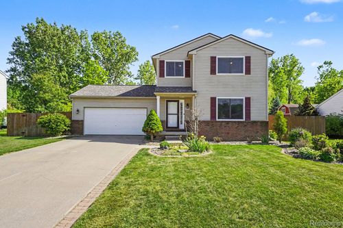 9312 Sandy Hollow Ln, Davison, MI, 48423-8433 | Card Image