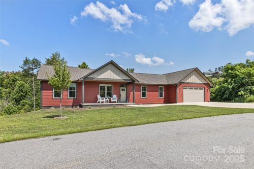 11 S Pine Dr, Weaverville, NC, 28787-0714 | Card Image