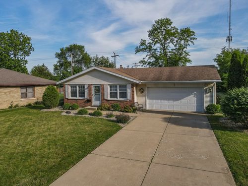 740 Burns Ct, Bourbonnais, IL, 60914-2060 | Card Image