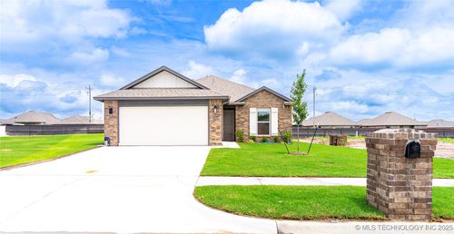 10905 S 272nd East Ave, Coweta, OK, 74429 | Card Image