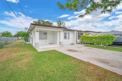 10255 Sw 179th St, House other with 3 bedrooms, 2 bathrooms and null parking in Miami FL | Image 2