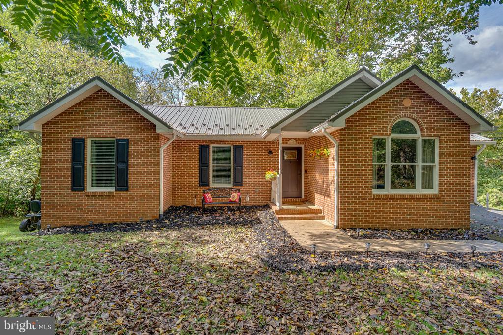 Cedar Creek Dr, Harpers Ferry, WV 25425