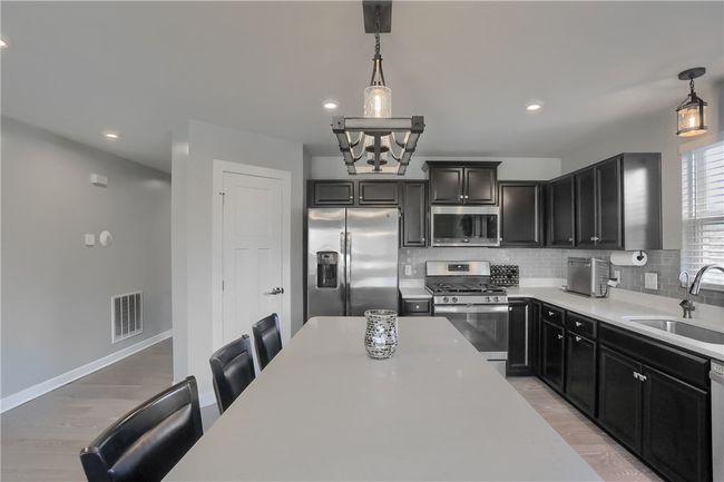 Beautiful quartz countertops. | Image 35