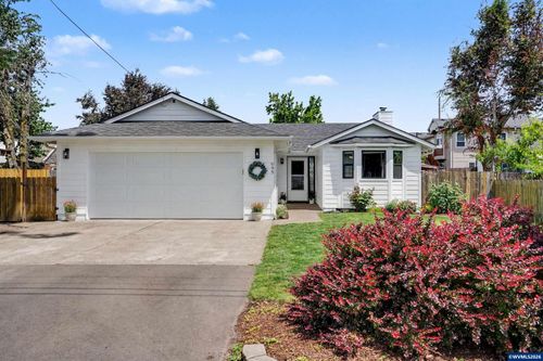 645 John St, Mount Angel, OR, 97362-9675 | Card Image