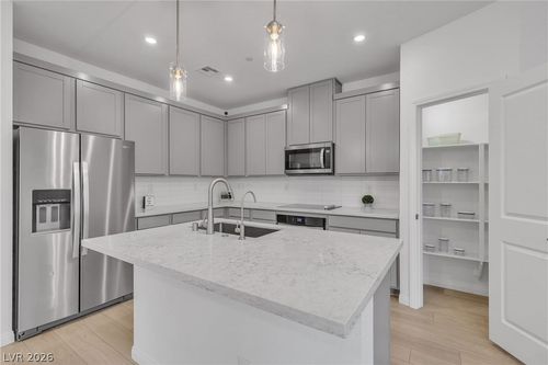 224 Wewatta Ave, Henderson, NV, 89011-5647 | Card Image