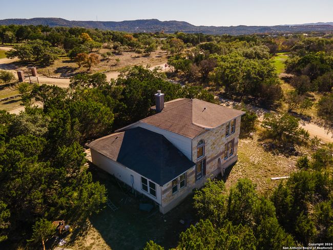 989 Oil Wl, Home with 3 bedrooms, 2 bathrooms and null parking in Pipe Creek TX | Image 36