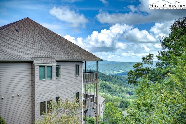 9D - 202 Pleasant Vw, Condo with 2 bedrooms, 2 bathrooms and null parking in Sugar Mountain NC | Image 4