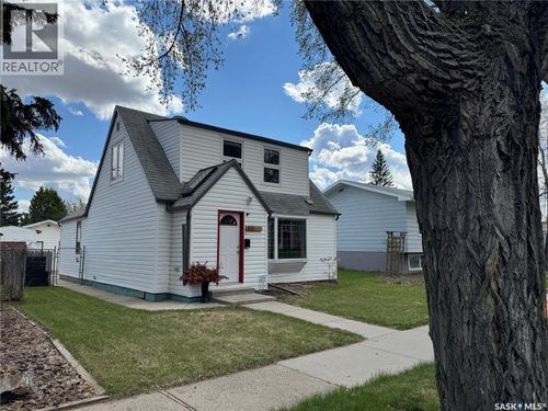 312 1st St E, Saskatoon, SK, S7H1S2 | Card Image