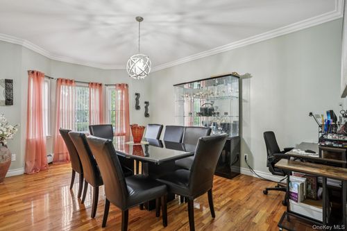 4 Isaac Dr, Pomona, NY, 10970-3218 | Card Image