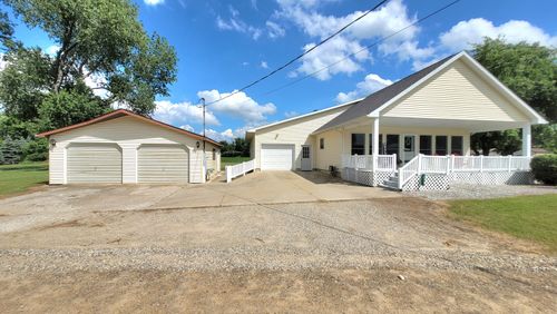 879 S Werners Landing Dr, Bronson, MI, 49028-8324 | Card Image