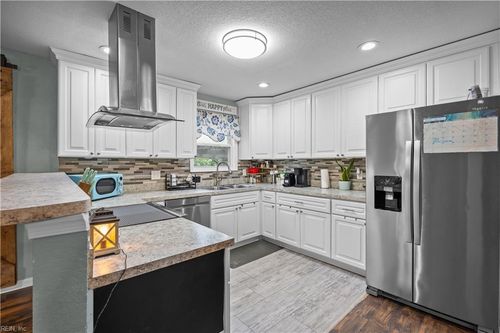 3104 Coach House Ln, Virginia Beach, VA, 23452-6526 | Card Image