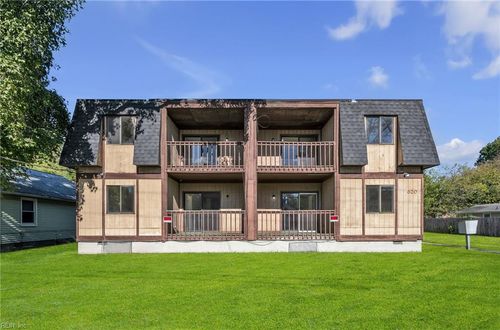 620 Celey St, Hampton, VA, 23661-2056 | Card Image