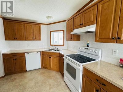 109 Brahma Cres, House other with 3 bedrooms, 2 bathrooms and null parking in Williams Lake BC | Image 2