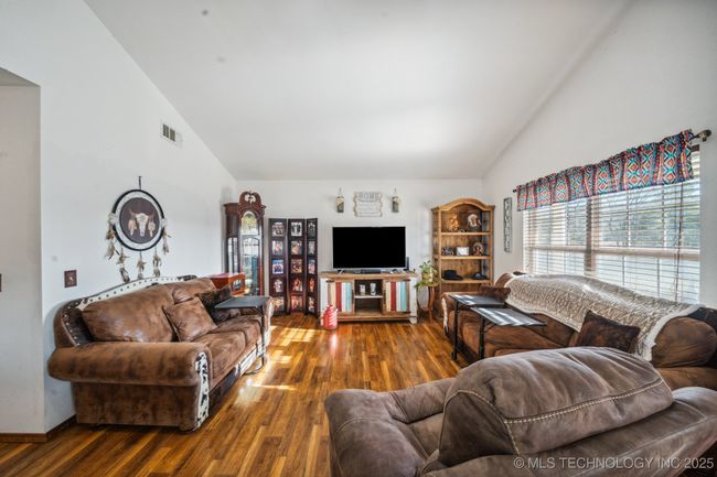 393074 E 1150 Rd, House other with 3 bedrooms, 2 bathrooms and null parking in Weleetka OK | Image 9