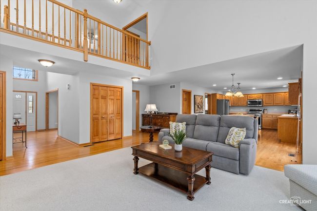 406 Camden Cir, House other with 4 bedrooms, 4 bathrooms and 3 parking in Oswego IL | Image 4