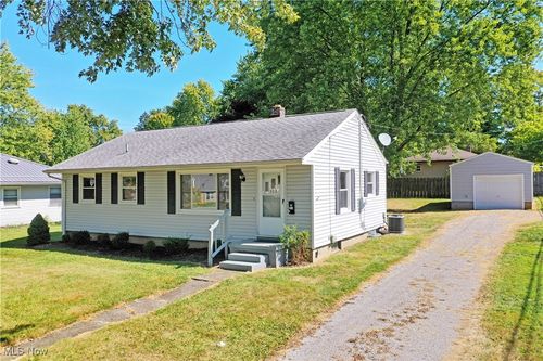 300 N Mecca St, Cortland, OH, 44410-1041 | Card Image