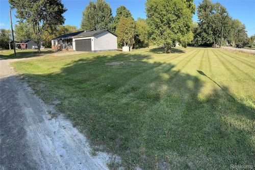 5143 Todd St, Grand Blanc, MI, 48439-4221 | Card Image