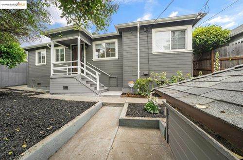2162 35th Ave, Oakland, CA, 94601-3125 | Card Image