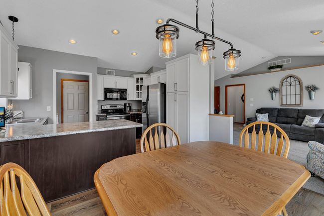 Breakfast bar for quick everyday meals. | Image 6