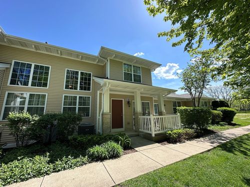 1282 Walnut Glen Dr, Crystal Lake, IL, 60014-6843 | Card Image