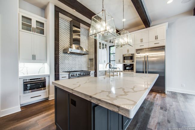 114 Cypress Way, House other with 4 bedrooms, 5 bathrooms and null parking in Mcqueeney TX | Image 23