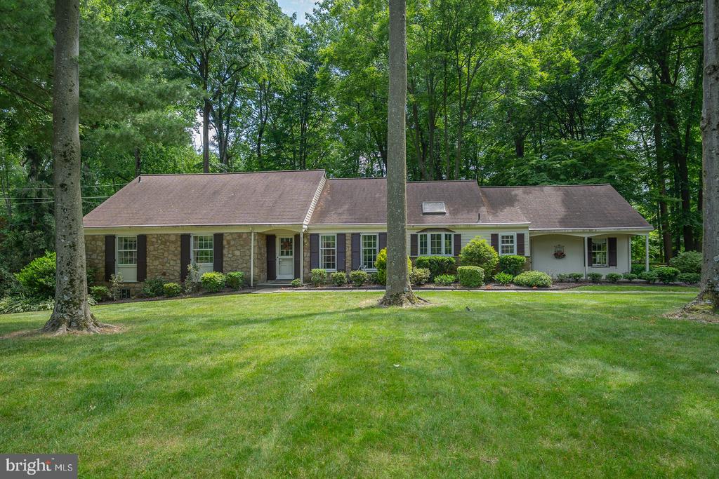 Woodcrest Rd, Wayne, PA 19087