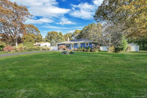 243 Robinson Ave, East Patchogue, NY, 11772-4867 | Card Image