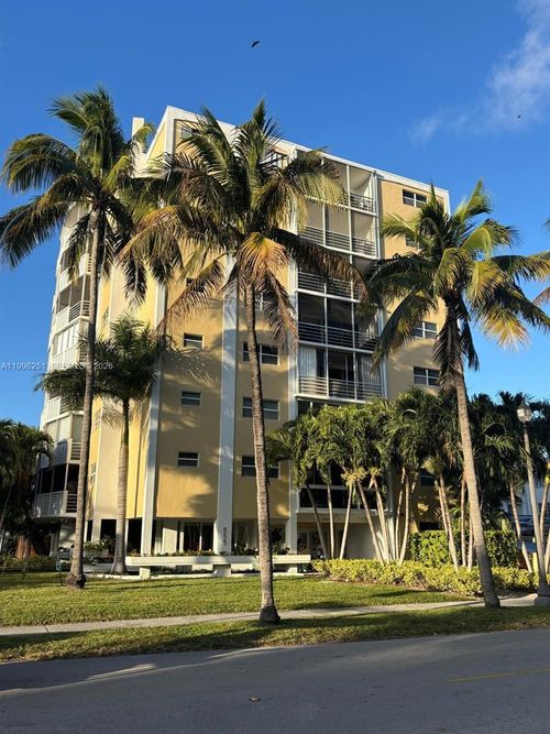 43-555 Crandon Blvd, Key Biscayne, FL, 33149-1803 | Card Image