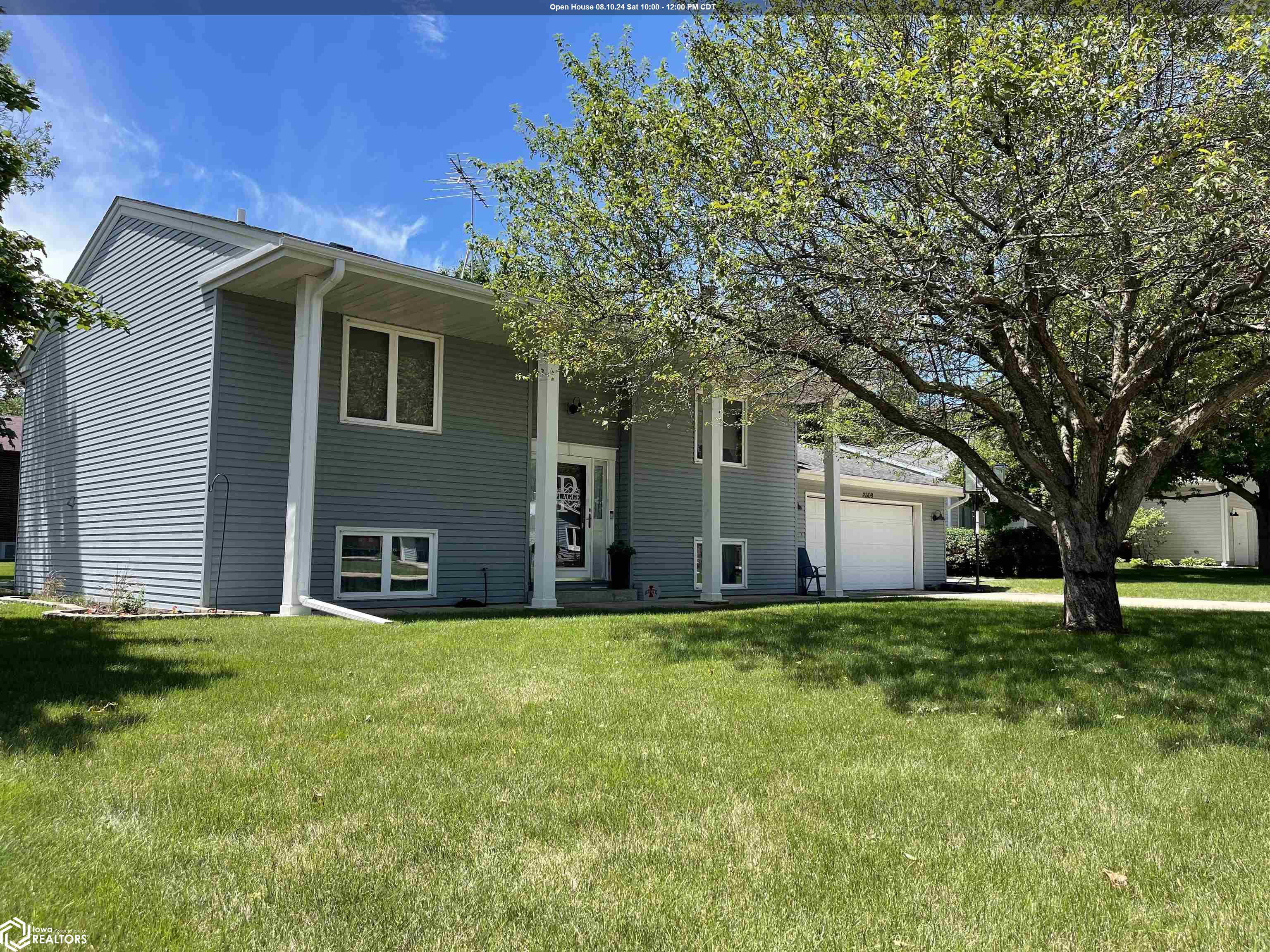14th Pl, Clear Lake, IA 50428