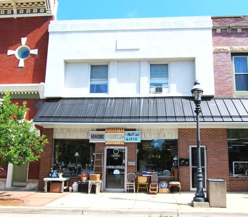 19 E Main St, Fremont, MI, 49412-1243 | Card Image