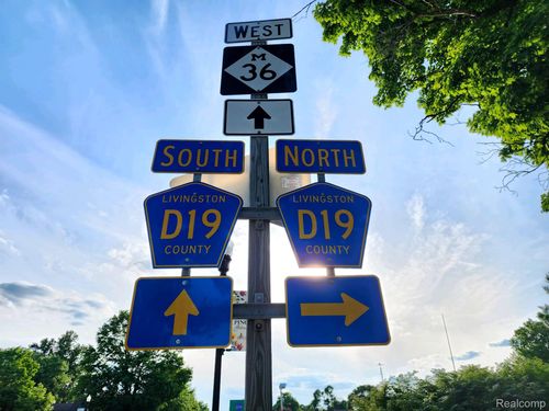 545 E Main St, Pinckney, MI, 48169-8052 | Card Image