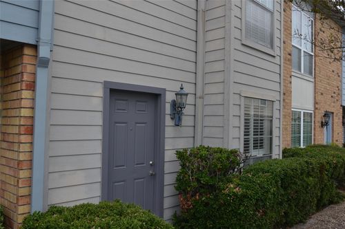 43-6111 Beverly Hill Street, Houston, TX, 77057 | Card Image