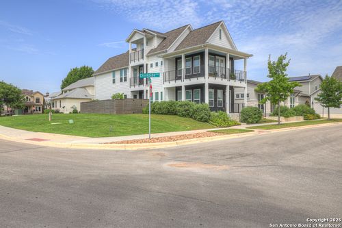 605 Creekside Cmn, New Braunfels, TX, 78130-0498 | Card Image