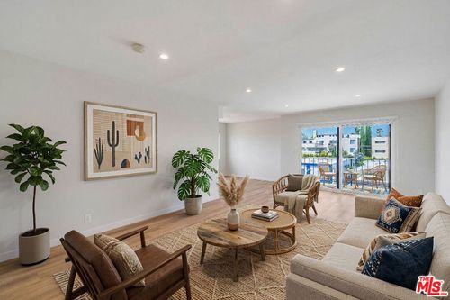 302-1470 Rexford Drive, Los Angeles, CA, 90035 | Card Image