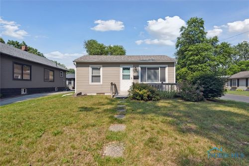 6138 Whiteford Center Rd, Toledo, OH, 43613-1070 | Card Image