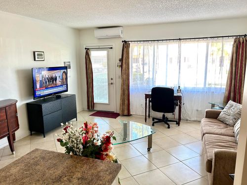5d-920 Sw 11th Ave, Hallandale Beach, FL, 33009-6723 | Card Image
