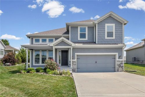 9409 N Ditzler Ave, Kansas City, MO, 64157-7737 | Card Image