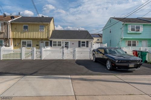 30 Warren St, Carteret, NJ, 07008-3328 | Card Image
