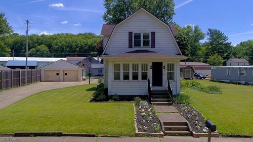 976 N Main St, Killbuck, OH, 44637-9503 | Card Image