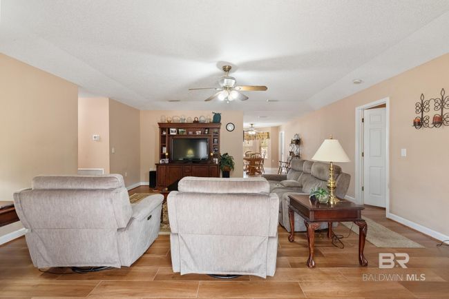 Living Room | Image 10