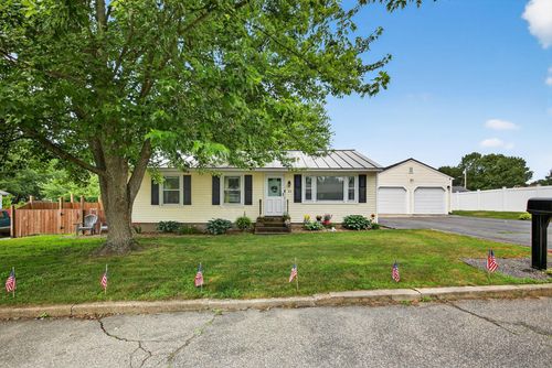 83 Thomas St, Manchester, NH, 03103-6052 | Card Image