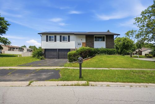 17800 Central Park Ave, Country Club Hills, IL, 60478-4915 | Card Image