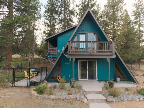 16931 Lake Shore Dr, Weed, CA, 96094-9483 | Card Image
