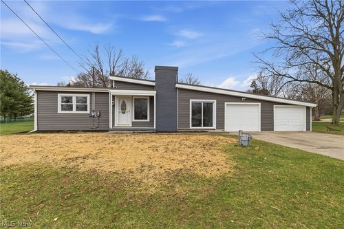 266 Barnes Drive, Tallmadge, OH, 44278 | Card Image